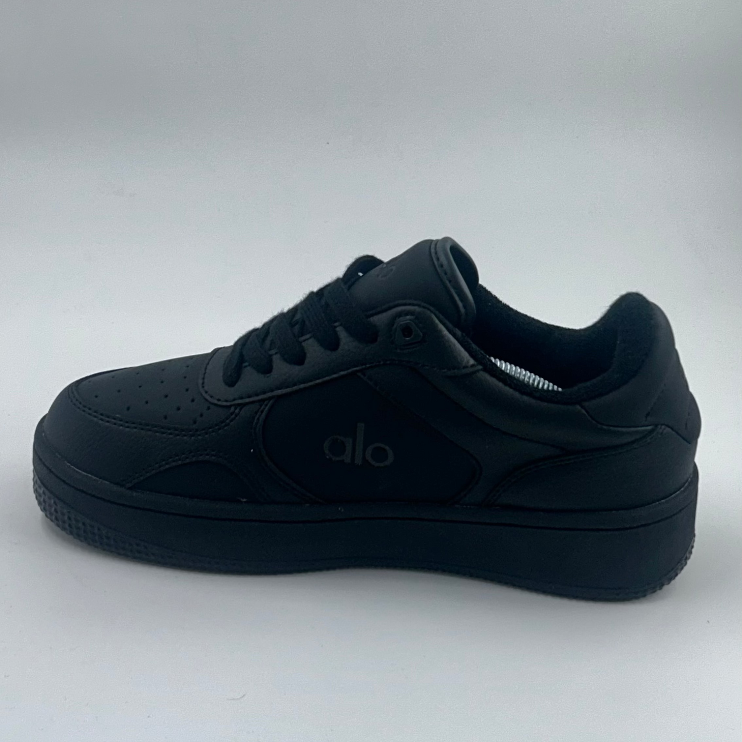 Alo Sneakers