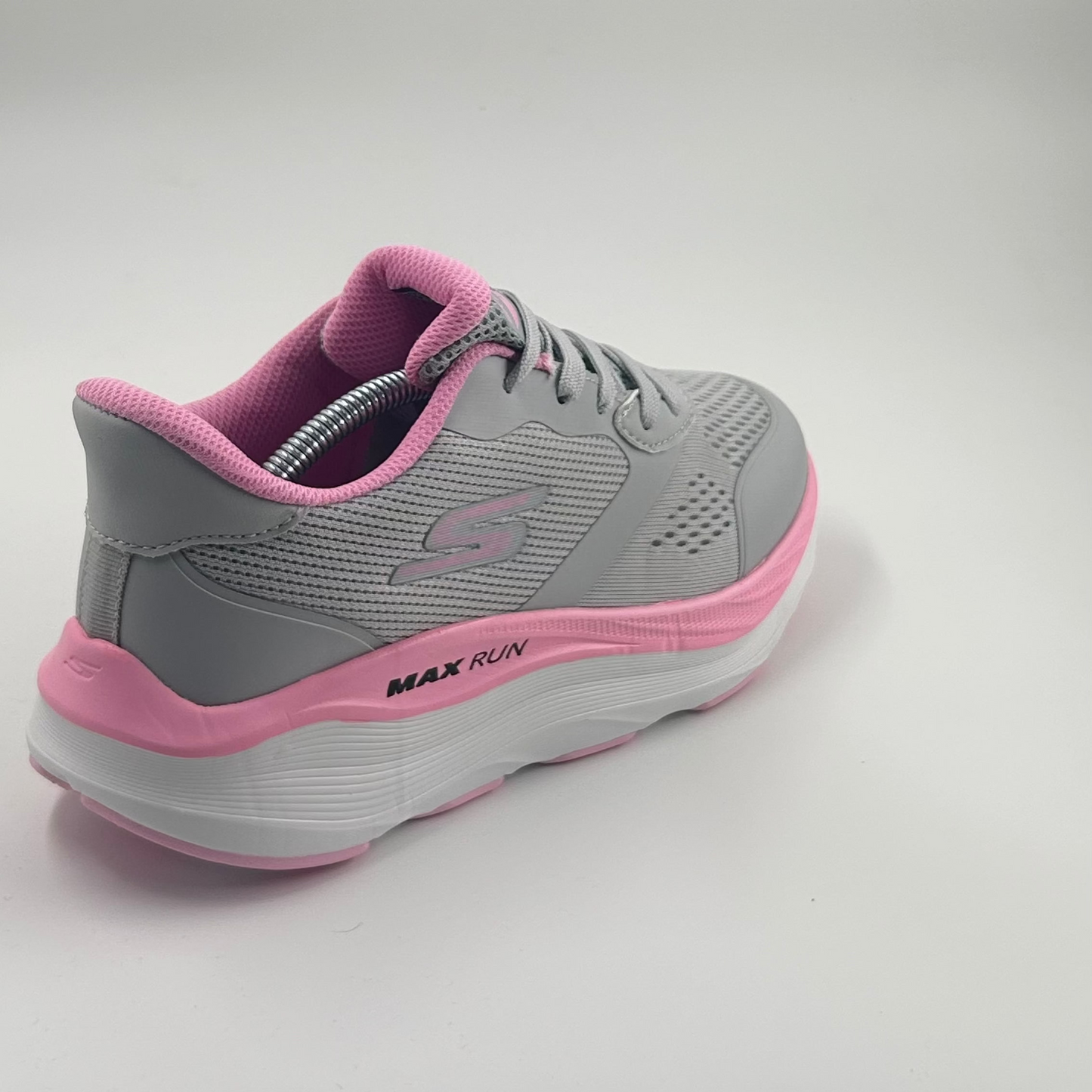 Skechers Max Cushioning / Max Run