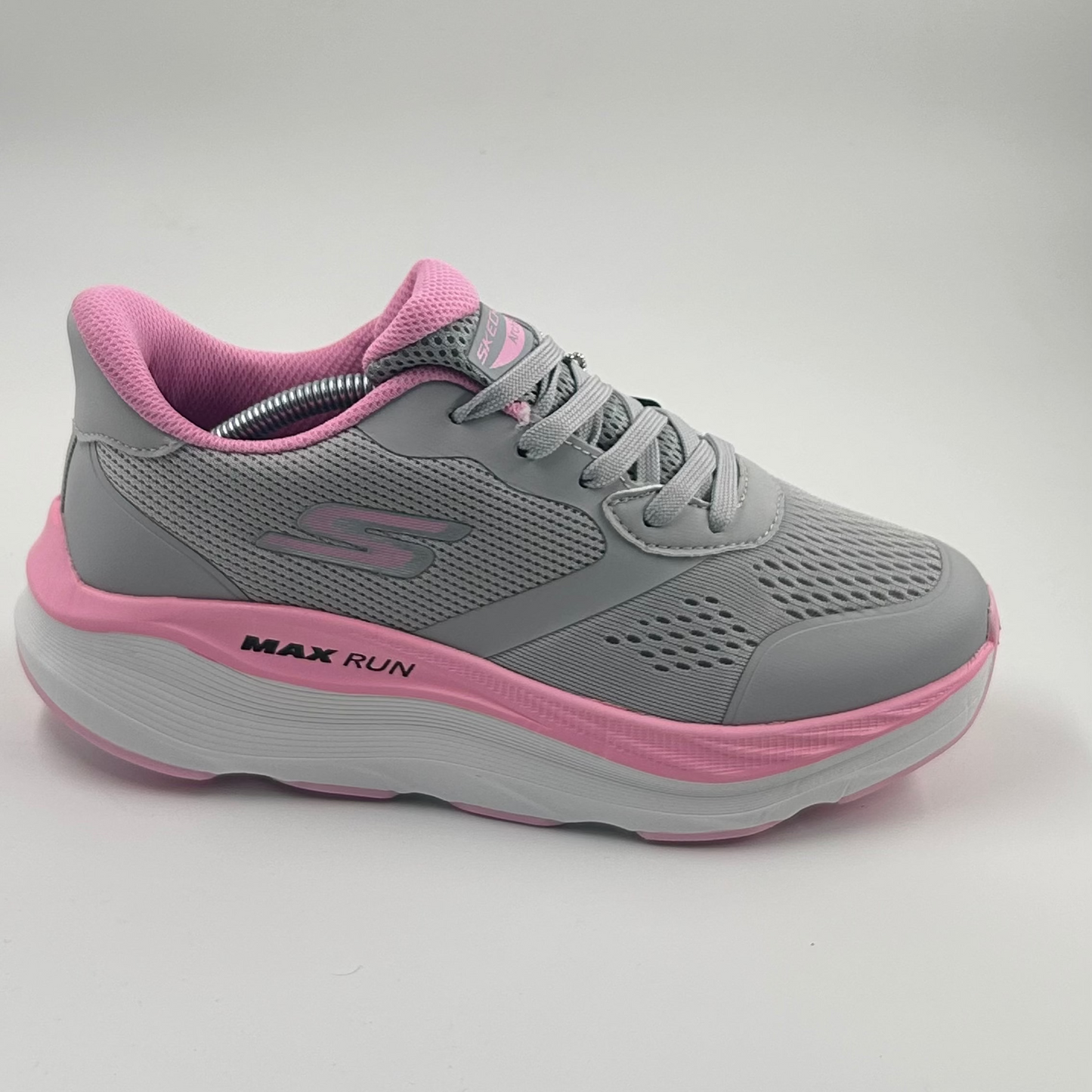 Skechers Max Cushioning / Max Run