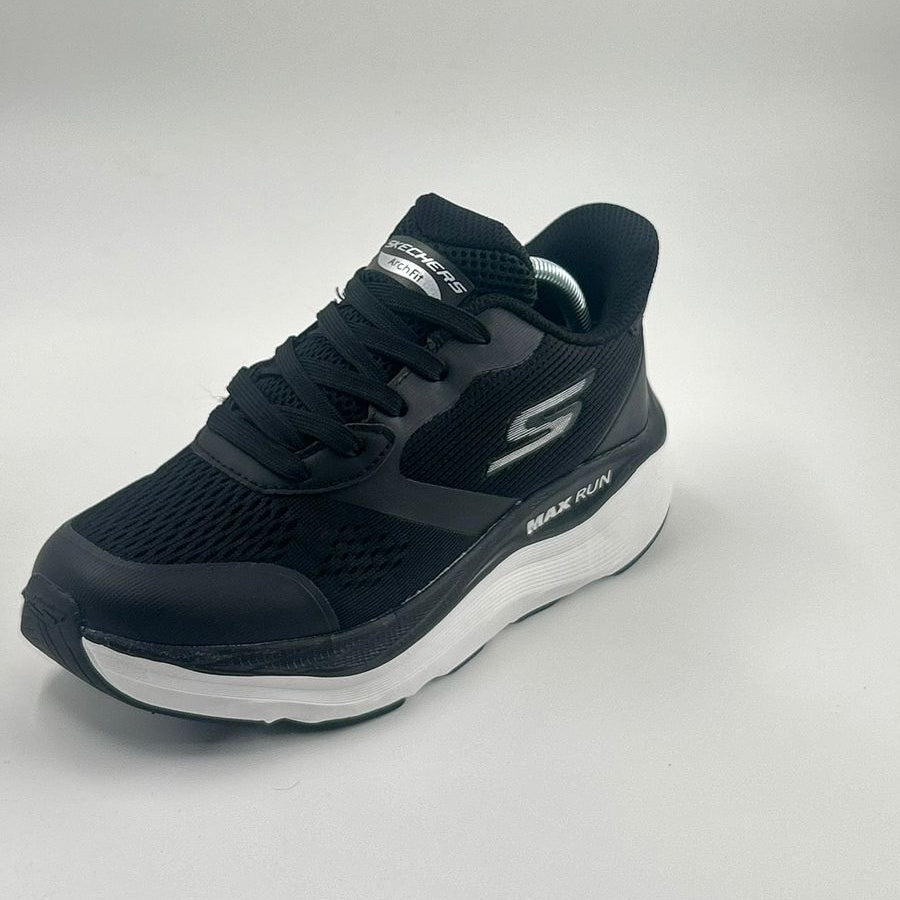 Skechers Max Cushioning / Max Run