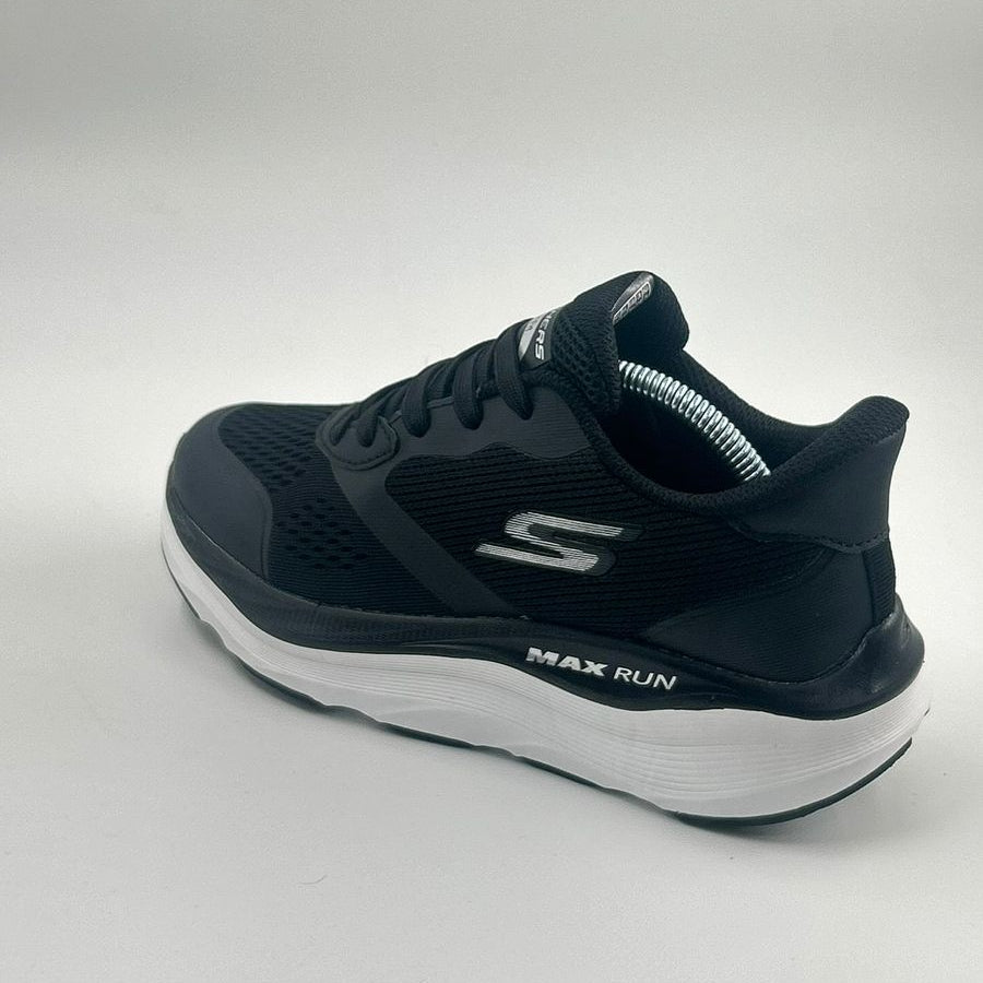 Skechers Max Cushioning / Max Run