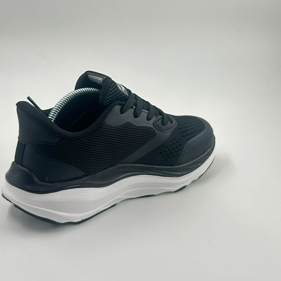 Skechers Max Cushioning / Max Run